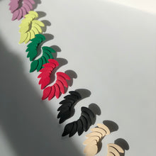 Load image into Gallery viewer, Courtney Petals-Cream
